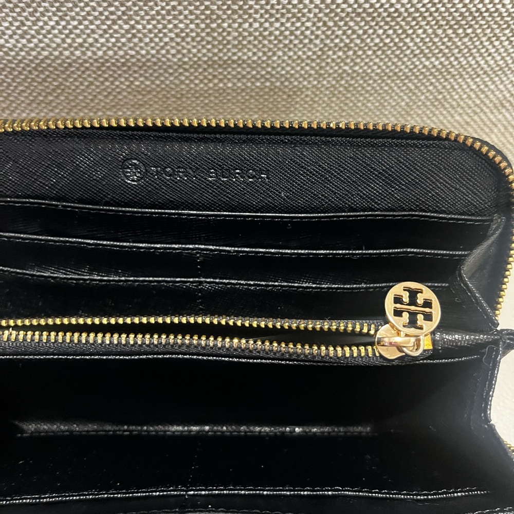 Tory Burch Robinson Black Leather Zip Continental Wallet Women’s - Picture 11 of 11